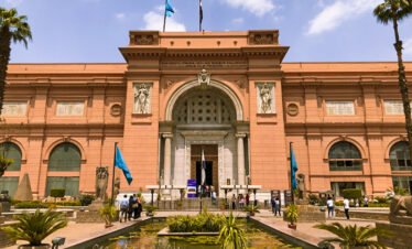 Private Day Tour to Egyptian Museum and Pyramids of Giza