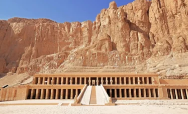 how many tombs are in the valley of the kings