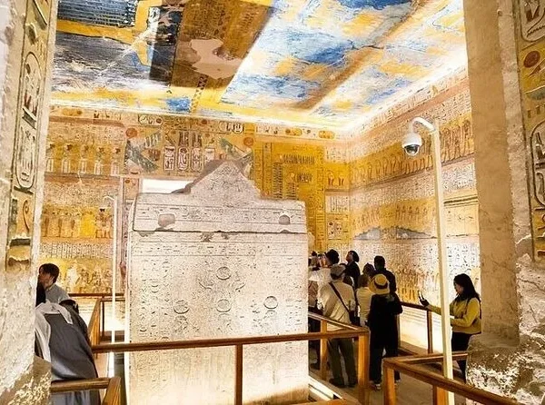 Valley of the kings tour from cairo