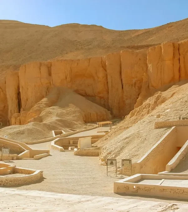 Tours from Luxor to Cairo by Plane