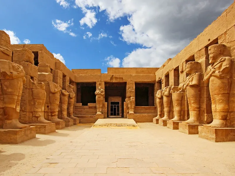 A Trips from Hurghada to Valley of The kings 