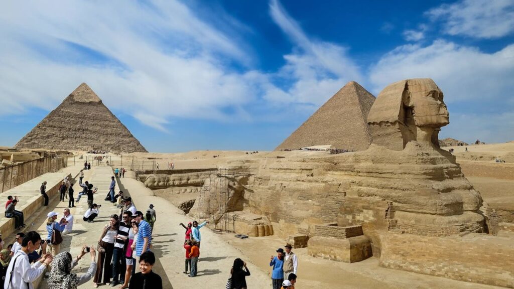 Private Day Tour to pyramids of Giza, Memphis and Saqqara