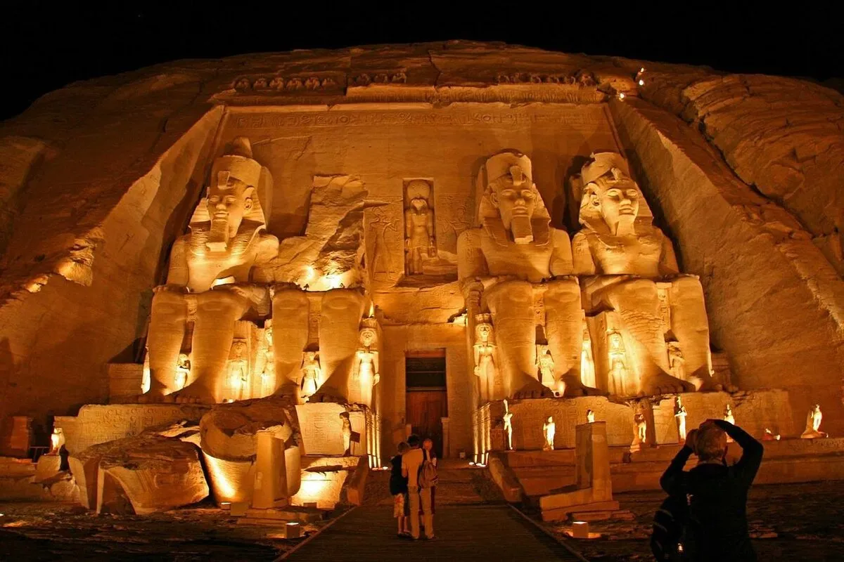 information about abu simbel temple